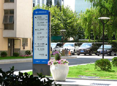 英山哪些因素影响宣传栏的制作？